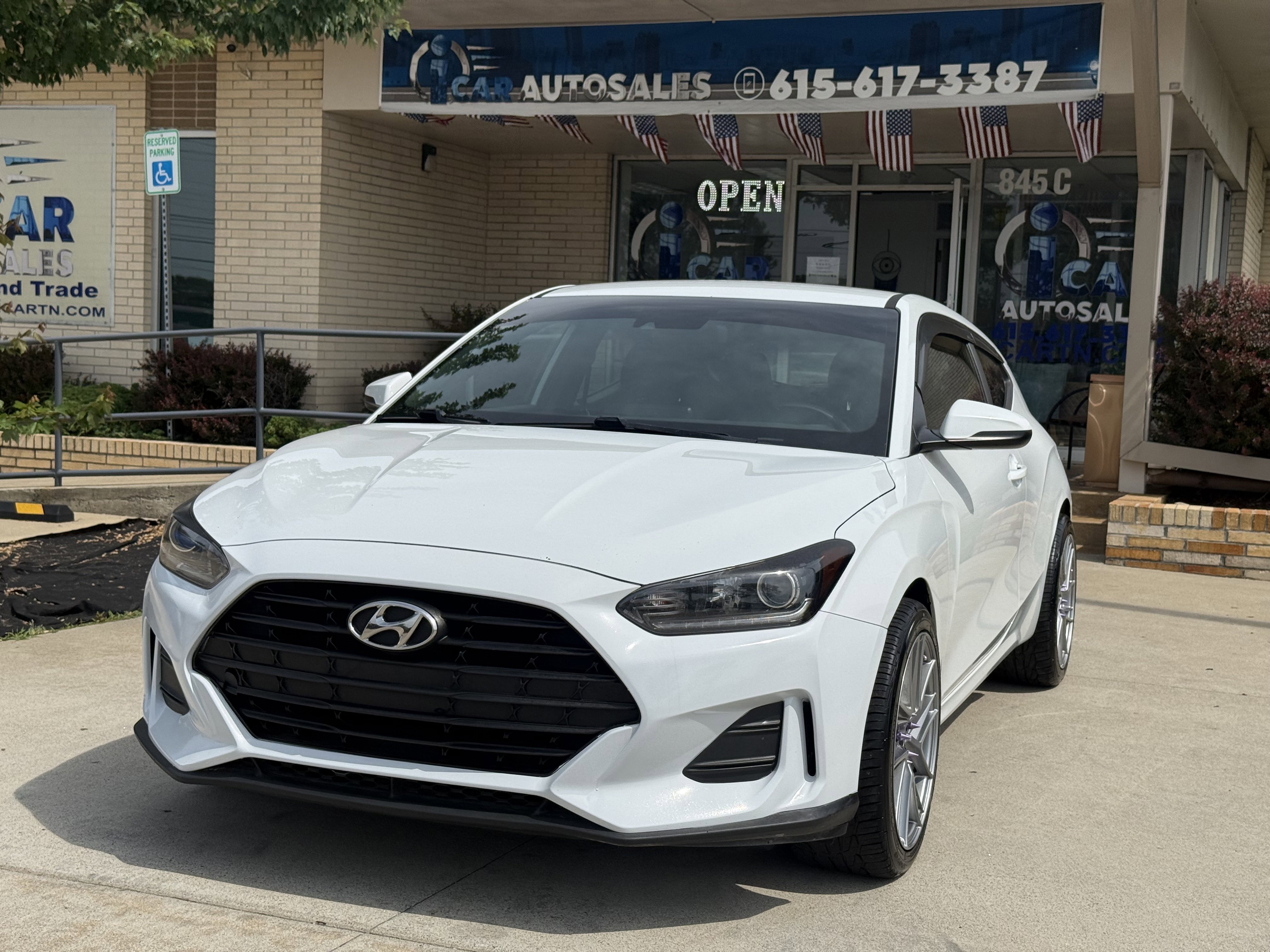 Used 2019 Hyundai Veloster 2.0 FWD image 1