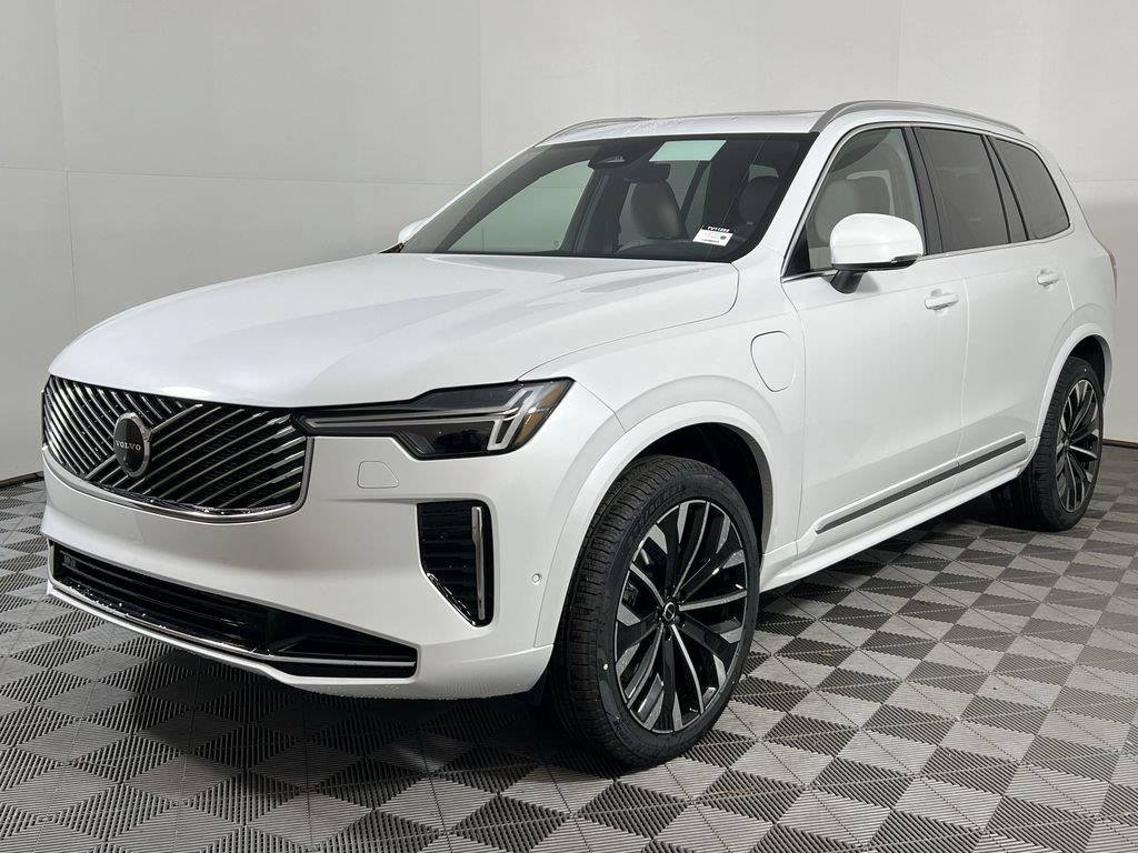Used 2026 Volvo XC90 T8 Plus w/ Protection Package Premier AWD/4WD image 4