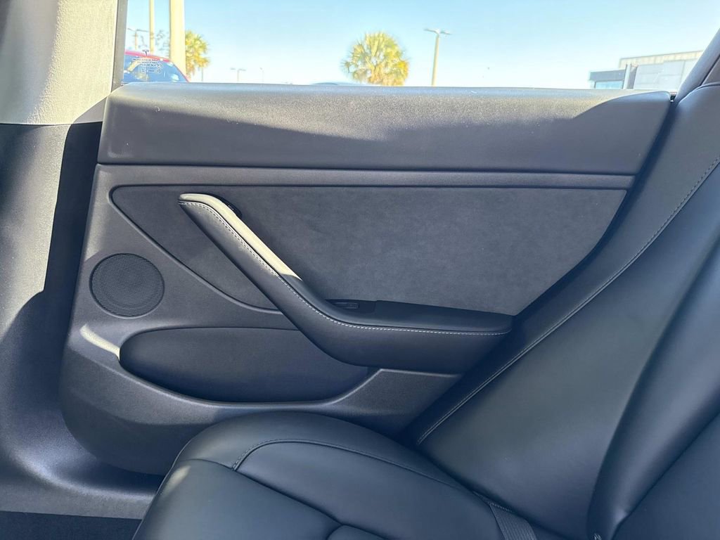 Used 2022 Tesla Model 3 Long Range image 17