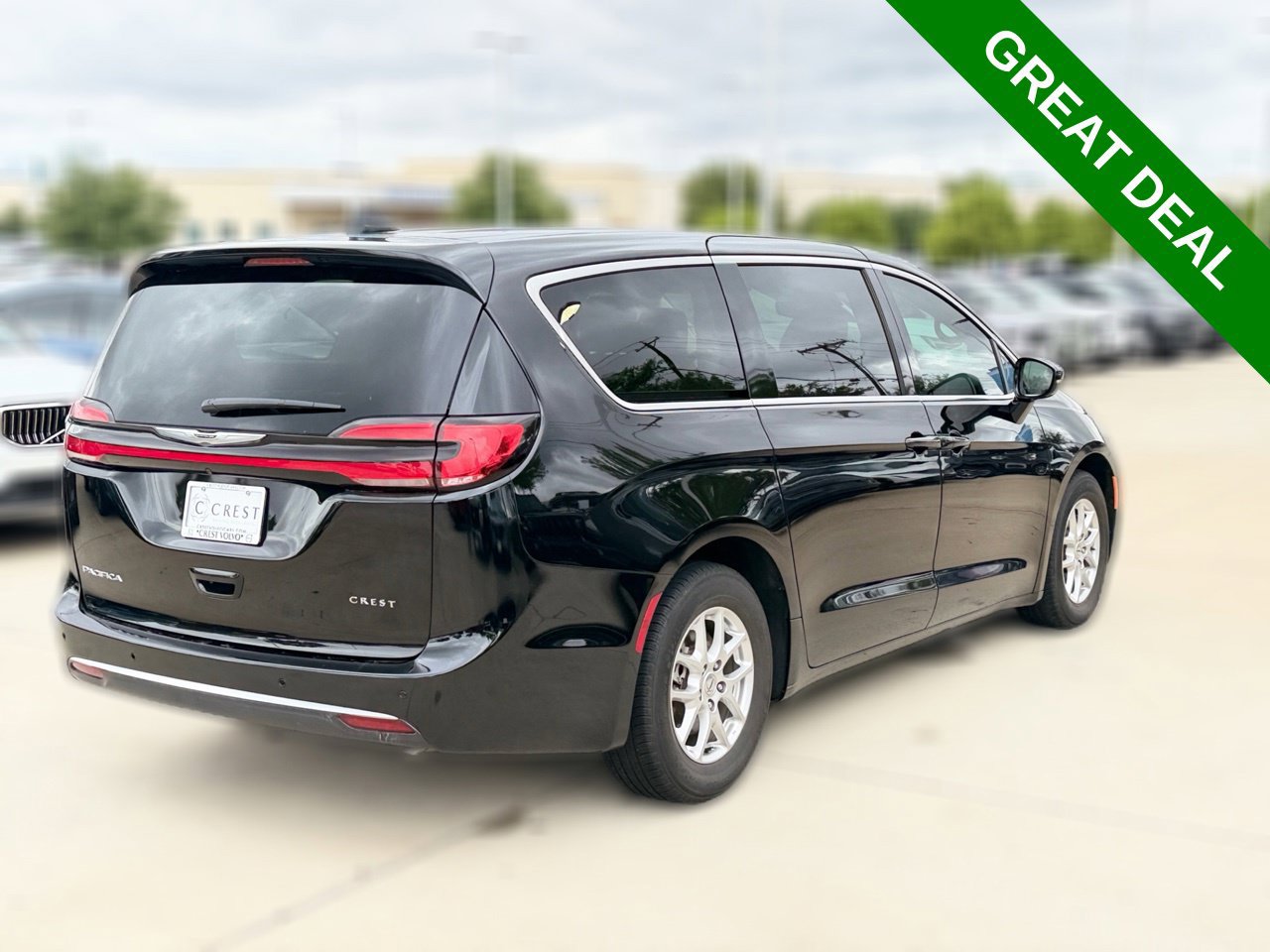 Used 2024 Chrysler Pacifica Touring-L FWD image 8