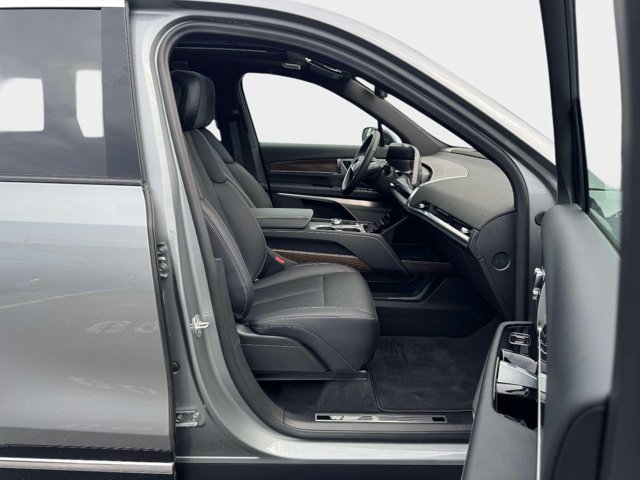 Certified 2026 Cadillac Vistiq Luxury AWD/4WD image 14