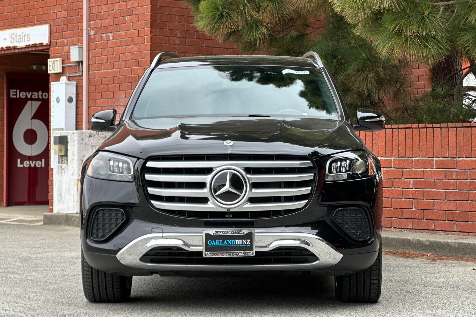 Used 2024 Mercedes-Benz GLS 450 4MATIC image 10