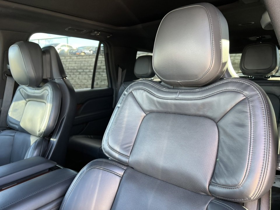 Used 2022 Lincoln Navigator L Reserve image 14