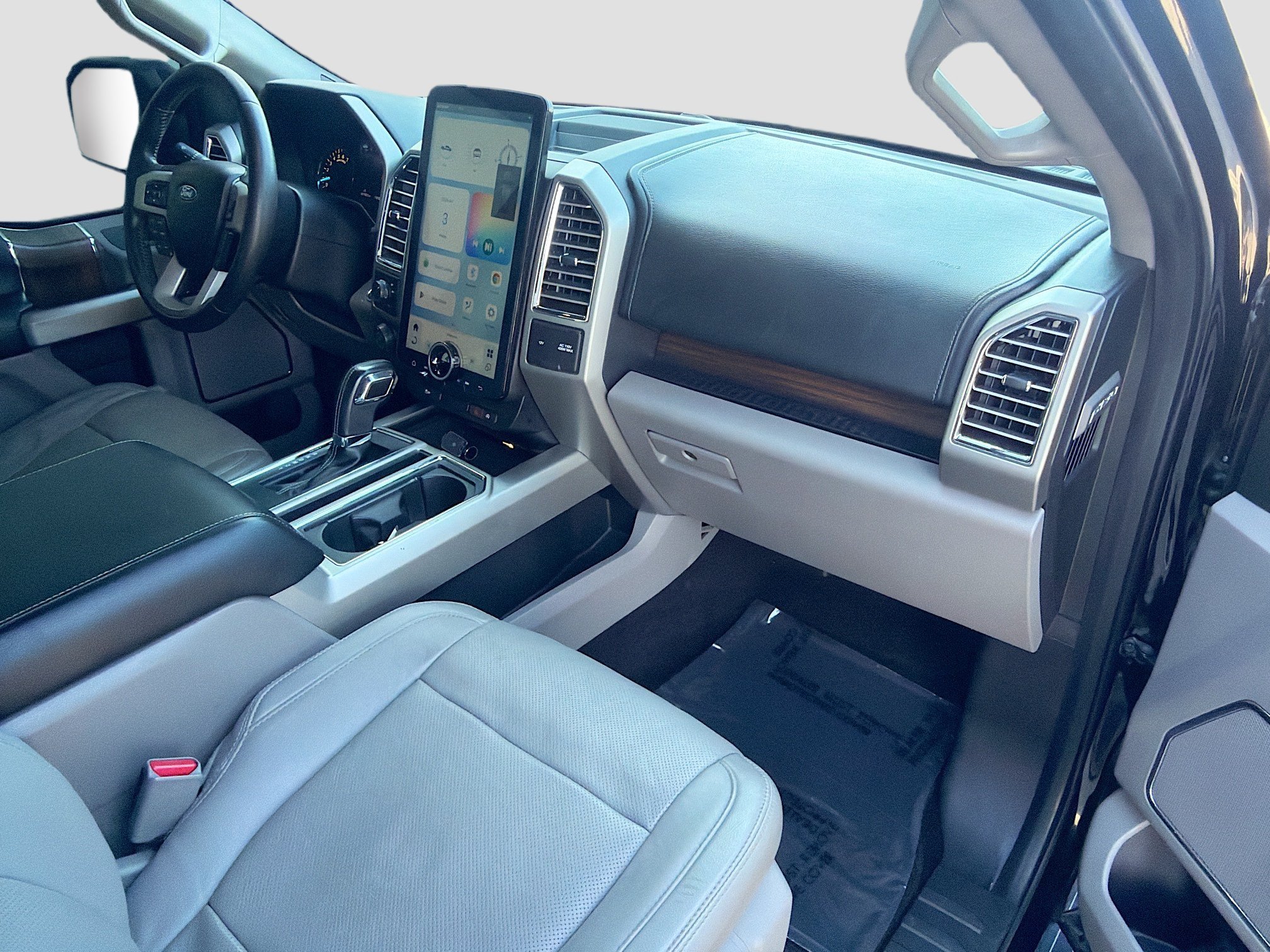 Used 2016 Ford F150 Lariat w/ Equipment Group 501A Mid RWD image 12
