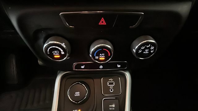 Used 2017 Jeep Compass Latitude w/ Cold Weather Group AWD/4WD image 23