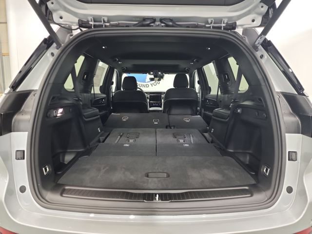 New 2025 Jeep Grand Cherokee L Laredo w/ Luxury Tech Group I image 9