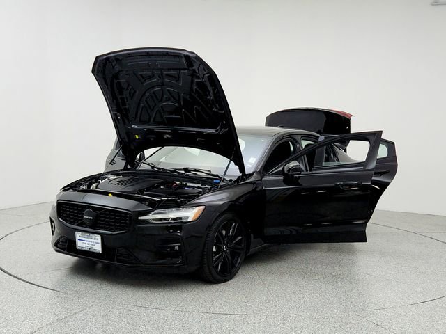 Certified 2024 Volvo S60 B5 Plus image 9