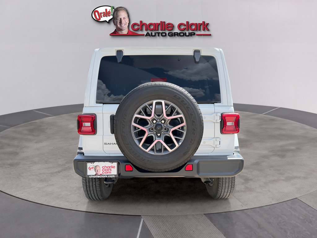 Used 2025 Jeep Wrangler Unlimited Sahara AWD/4WD image 5
