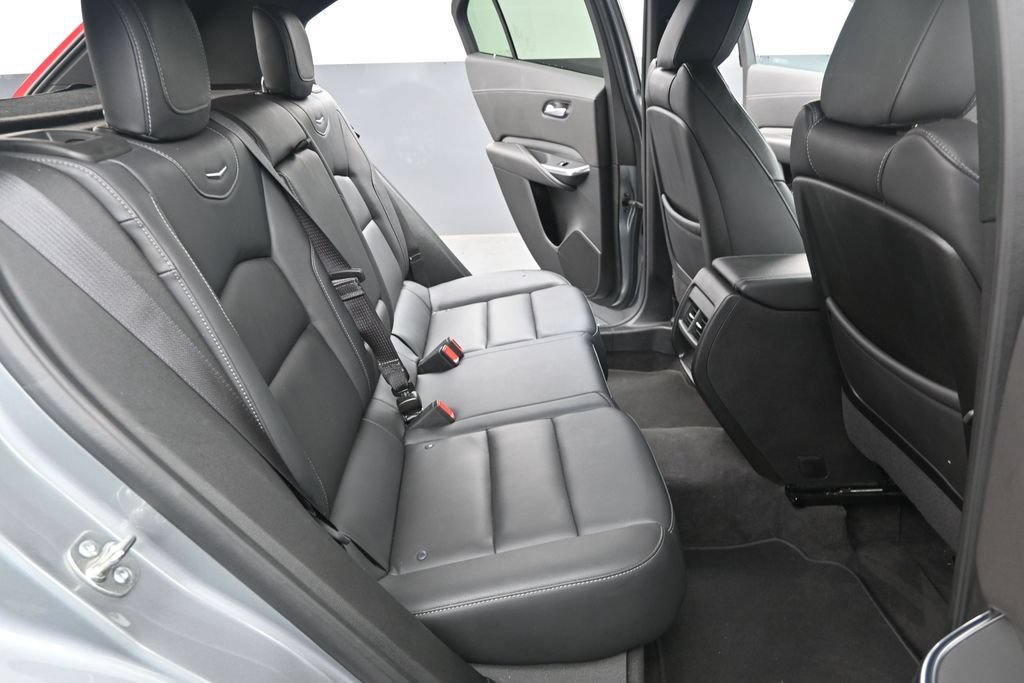 Used 2025 Cadillac XT4 Premium Luxury FWD image 28