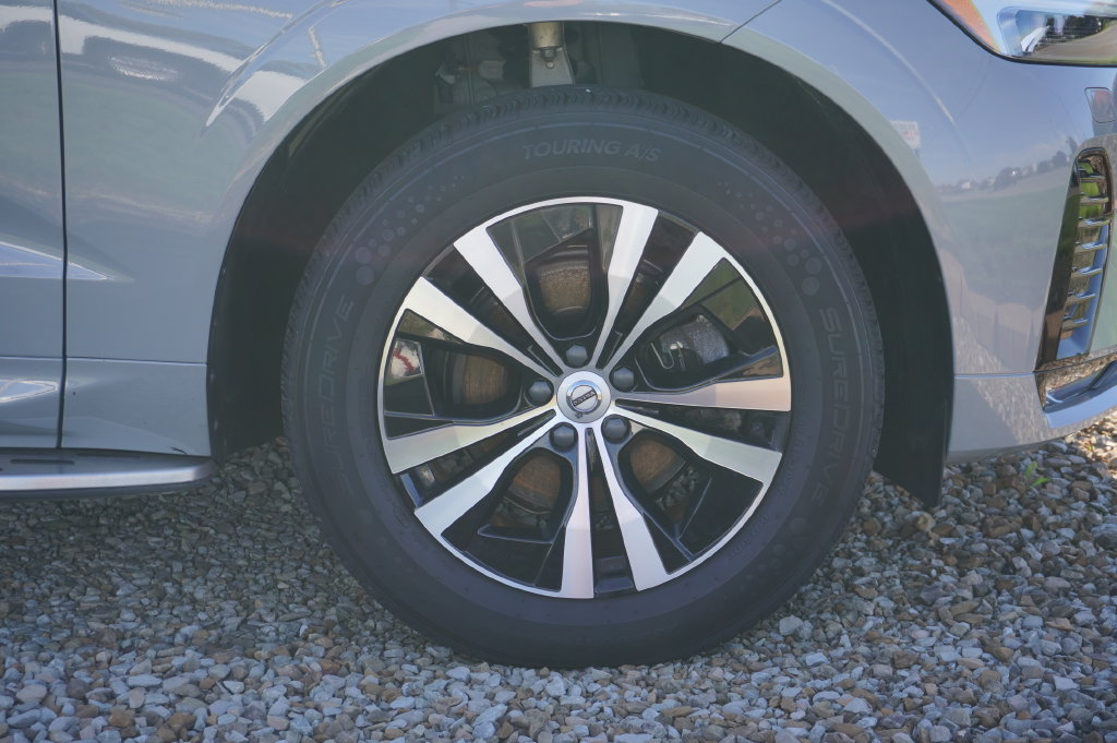 Used 2024 Volvo XC60 B5 Core AWD/4WD image 13