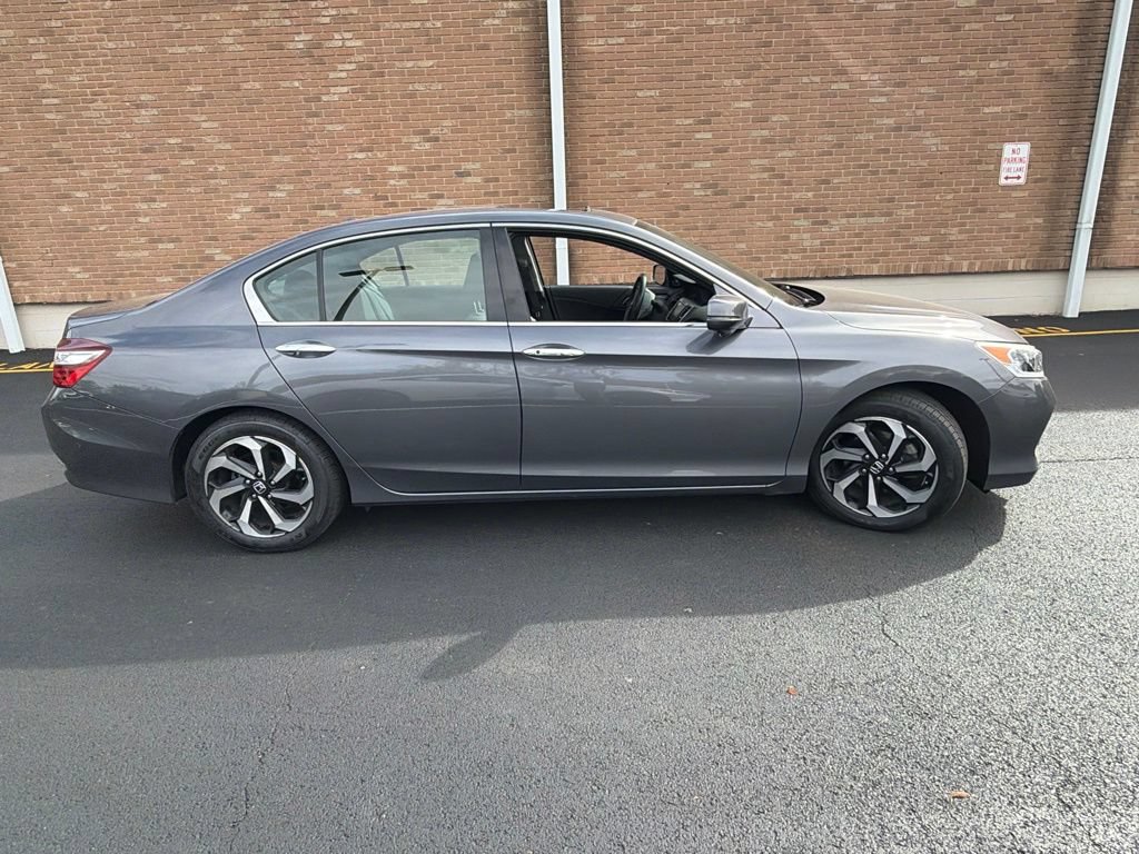 Used 2017 Honda Accord EX-L image 5