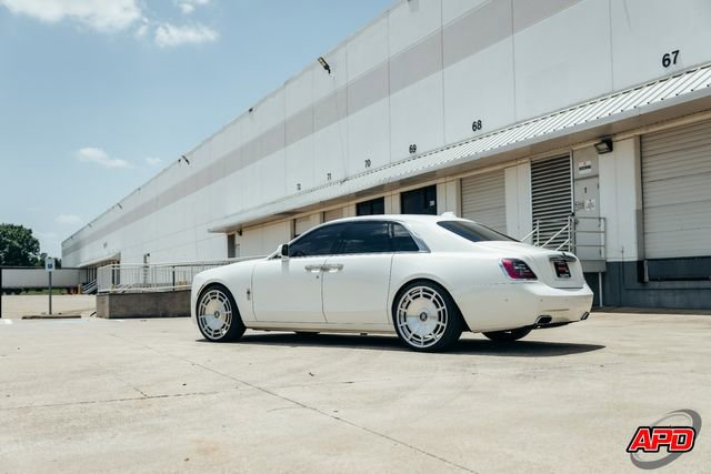Used 2022 Rolls-Royce Ghost w/ Ghost Package image 38