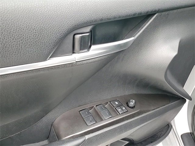 Used 2024 Toyota Camry SE image 10