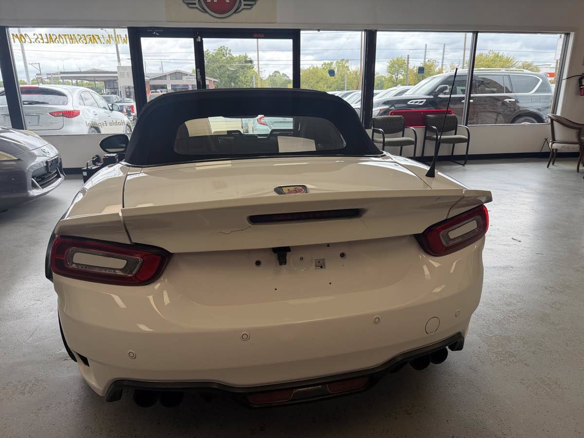 Used 2017 FIAT 124 Spider Abarth RWD image 13