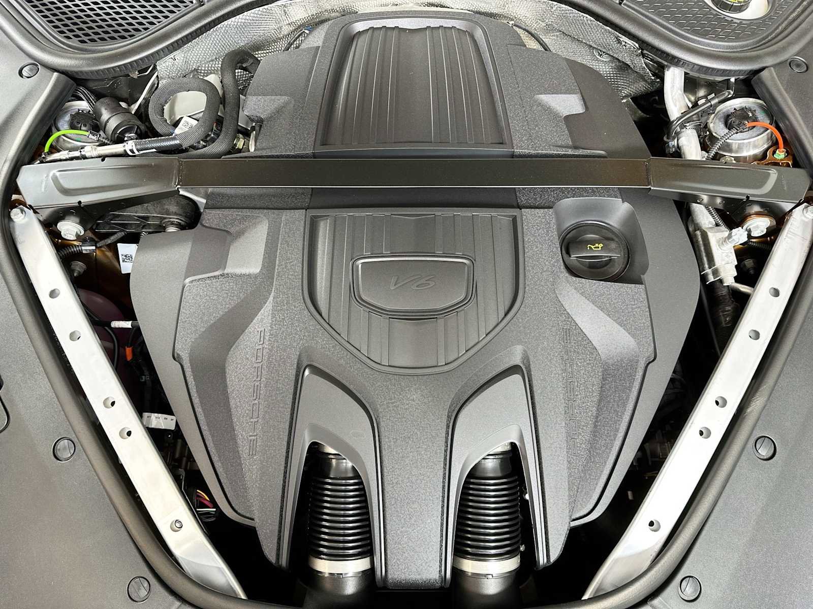 New 2025 Porsche Panamera 4 image 31