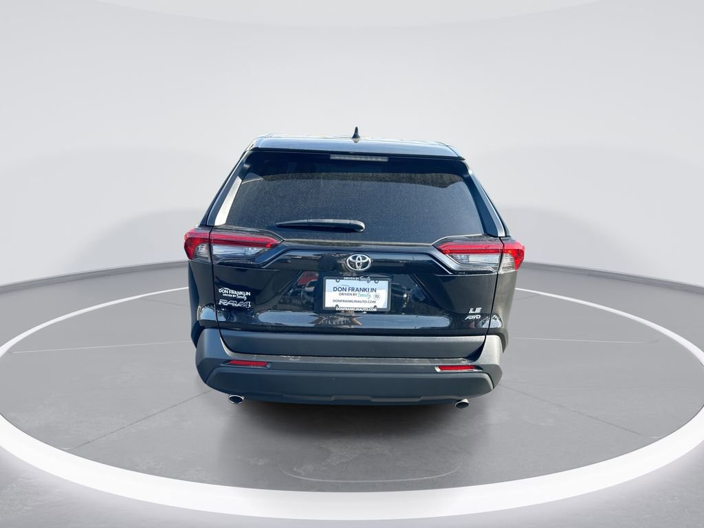 Used 2023 Toyota RAV4 LE image 7