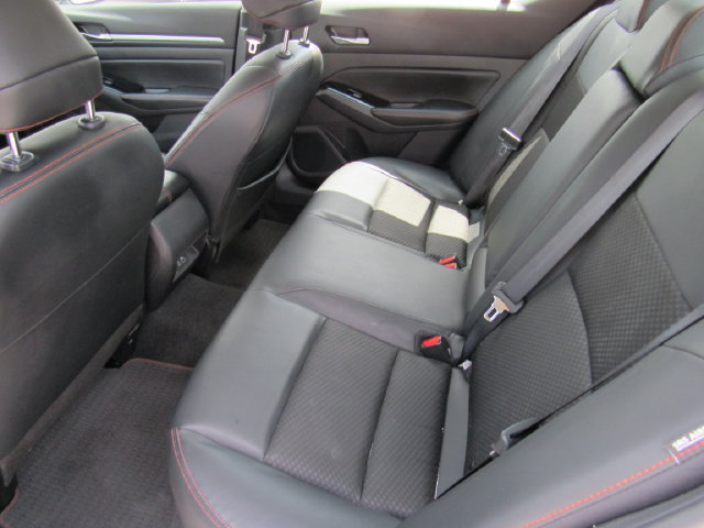 Used 2024 Nissan Altima 2.5 SR FWD image 14