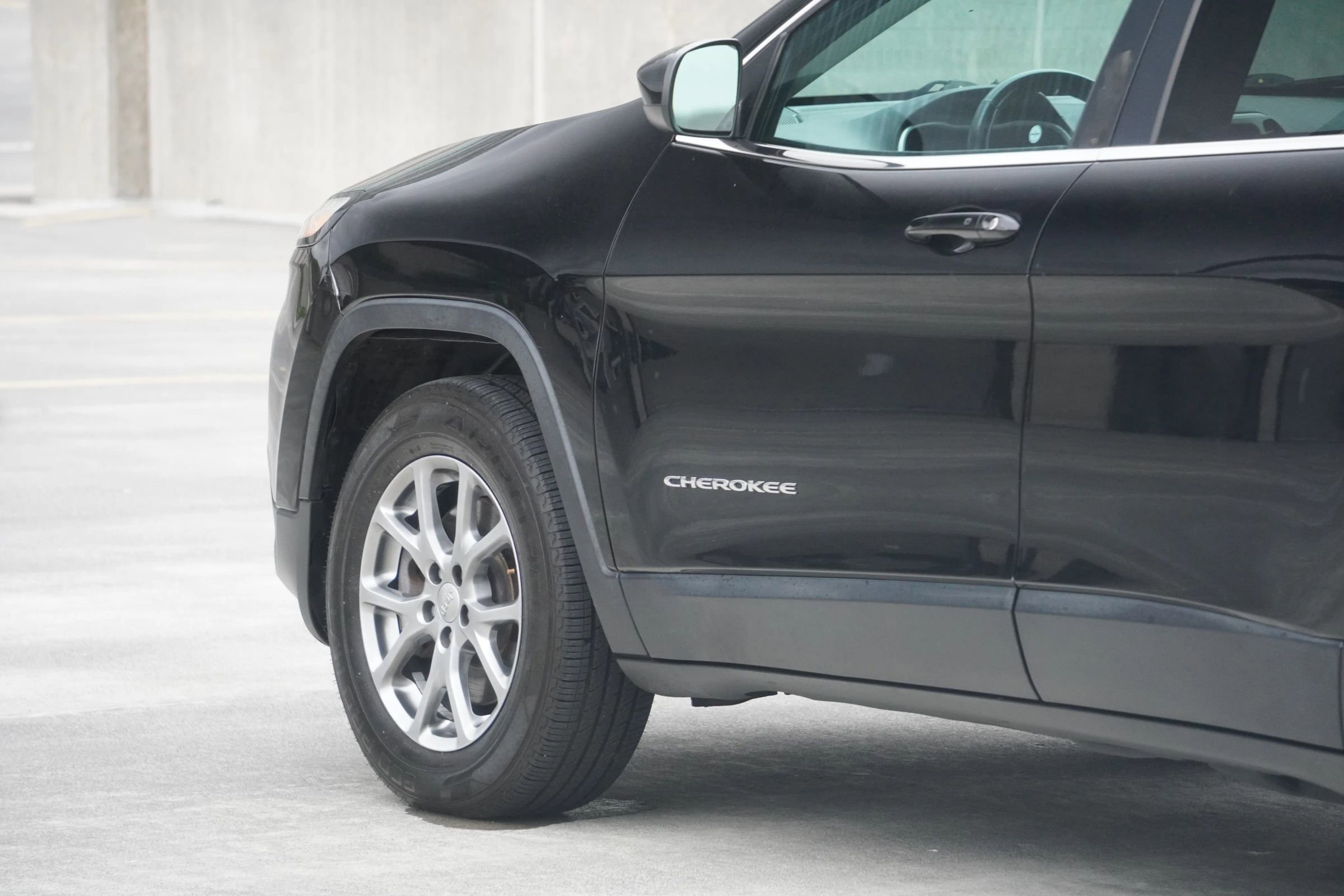 Used 2018 Jeep Cherokee Latitude Plus w/ Cold Weather Group image 22