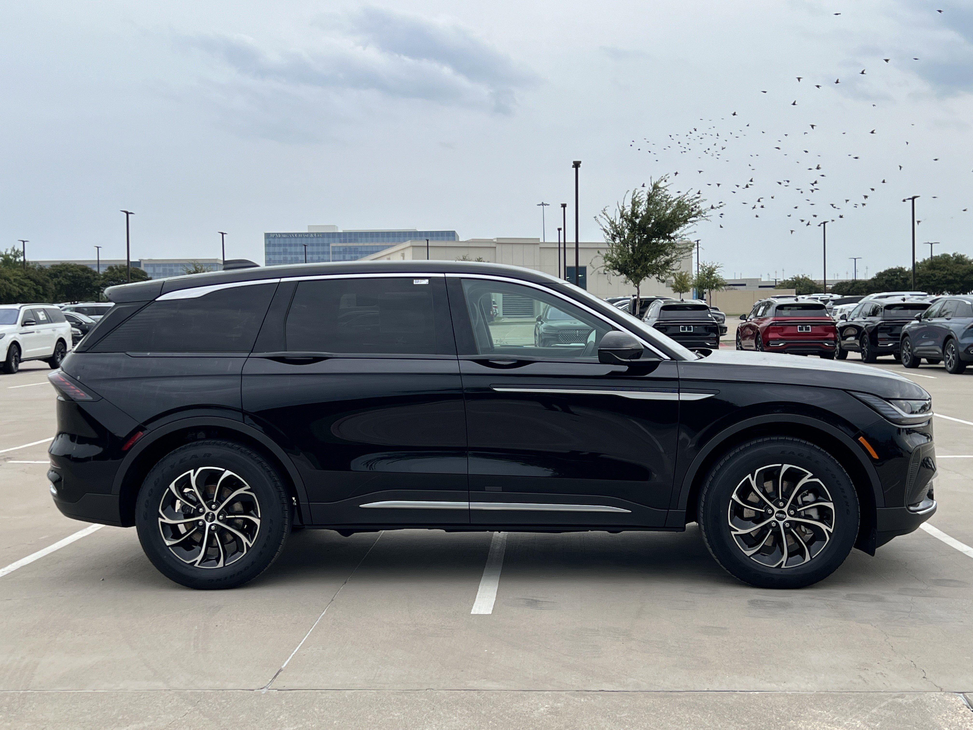 New 2025 Lincoln Nautilus Premier image 10