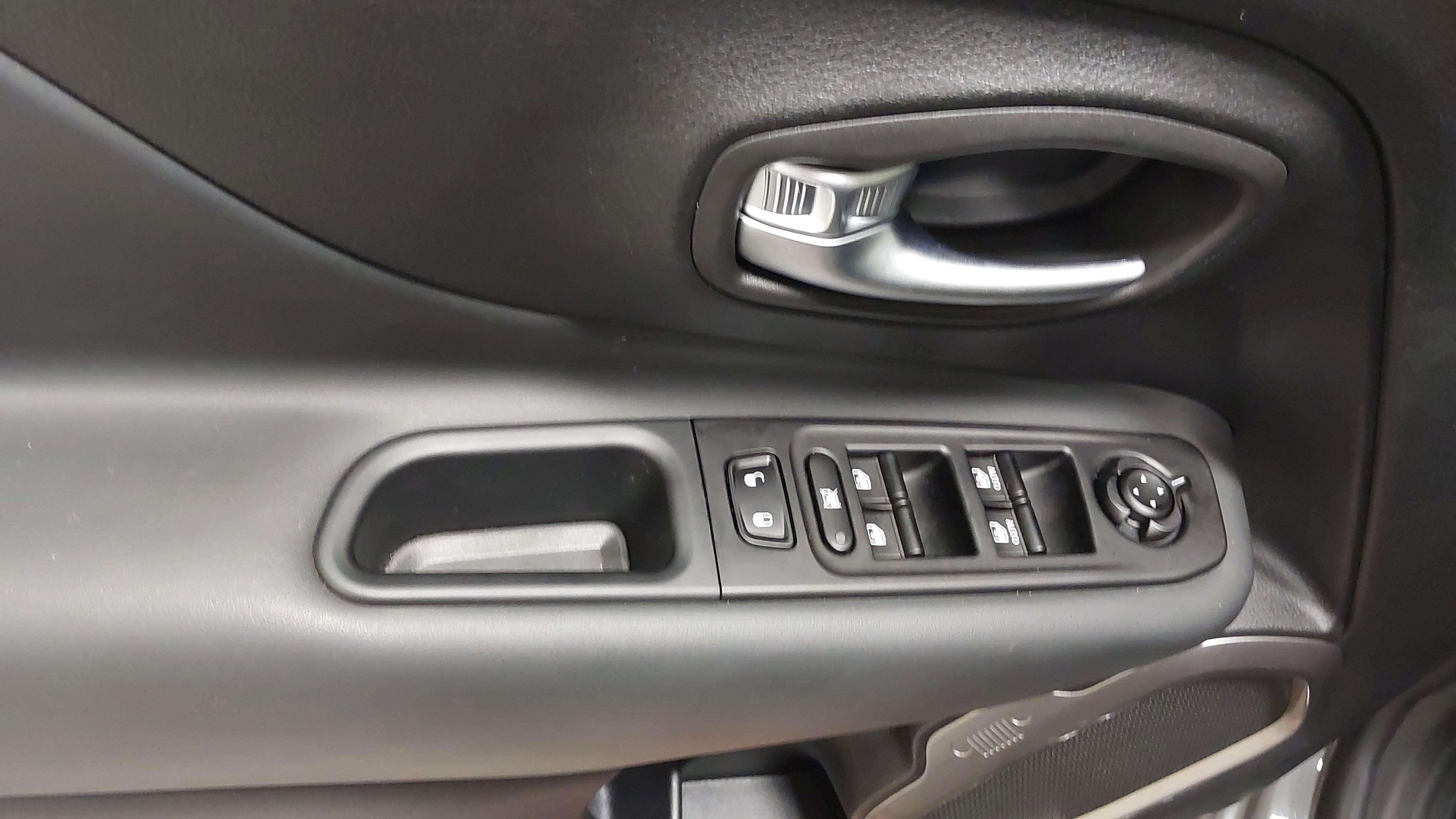 Used 2022 Jeep Renegade Limited w/ Sun, Sound & Wheels Group AWD/4WD image 25