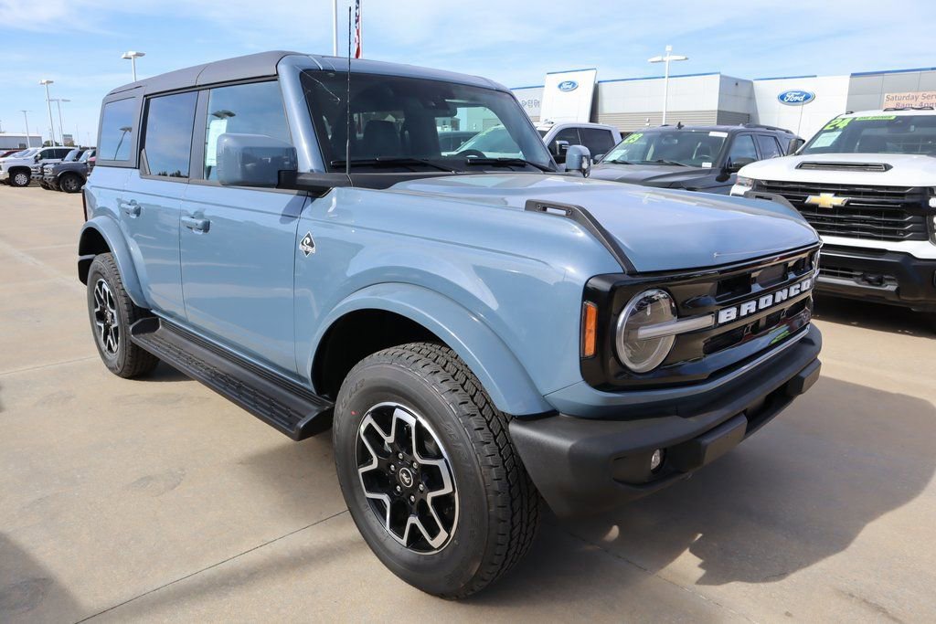 New 2025 Ford Bronco Outer Banks