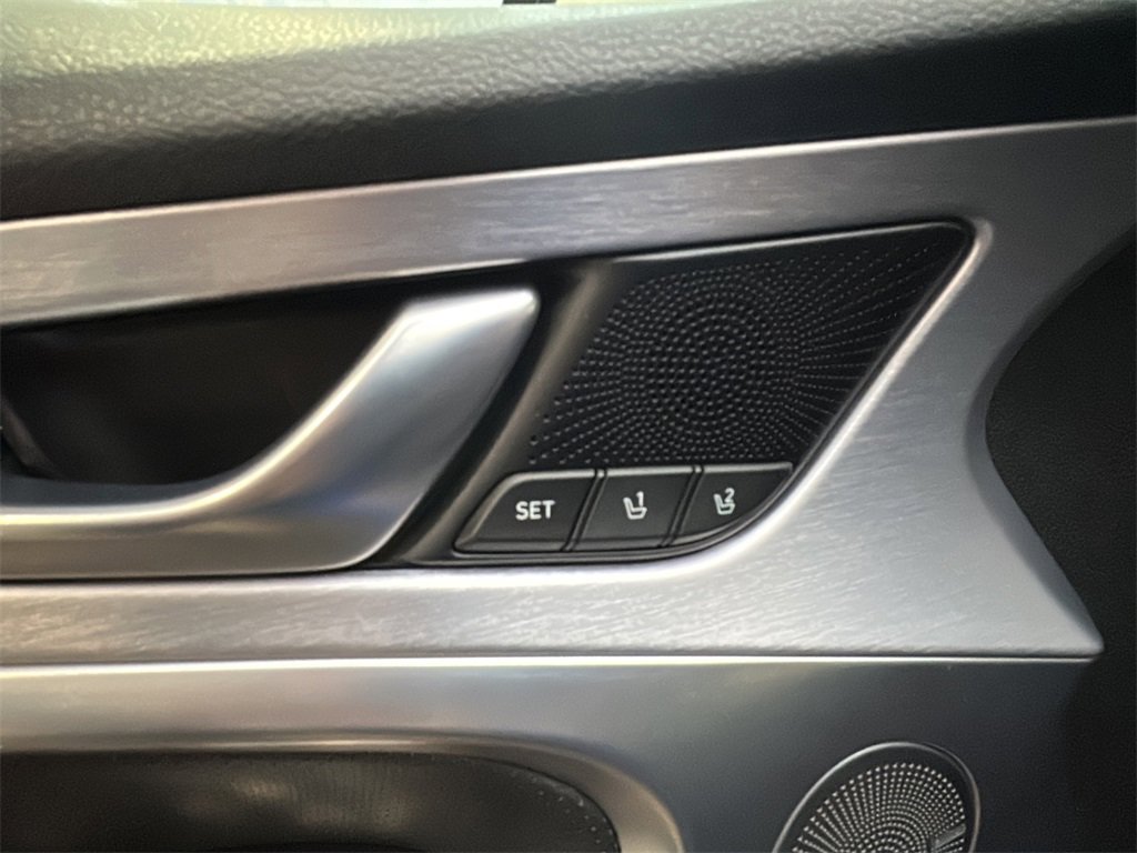 Used 2021 Genesis G70 2.0T w/ Elite Package image 8