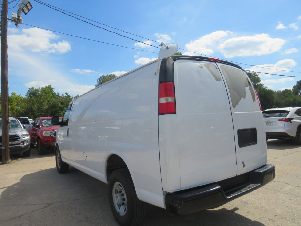 Used 2009 Chevrolet Express 2500 Extended image 20