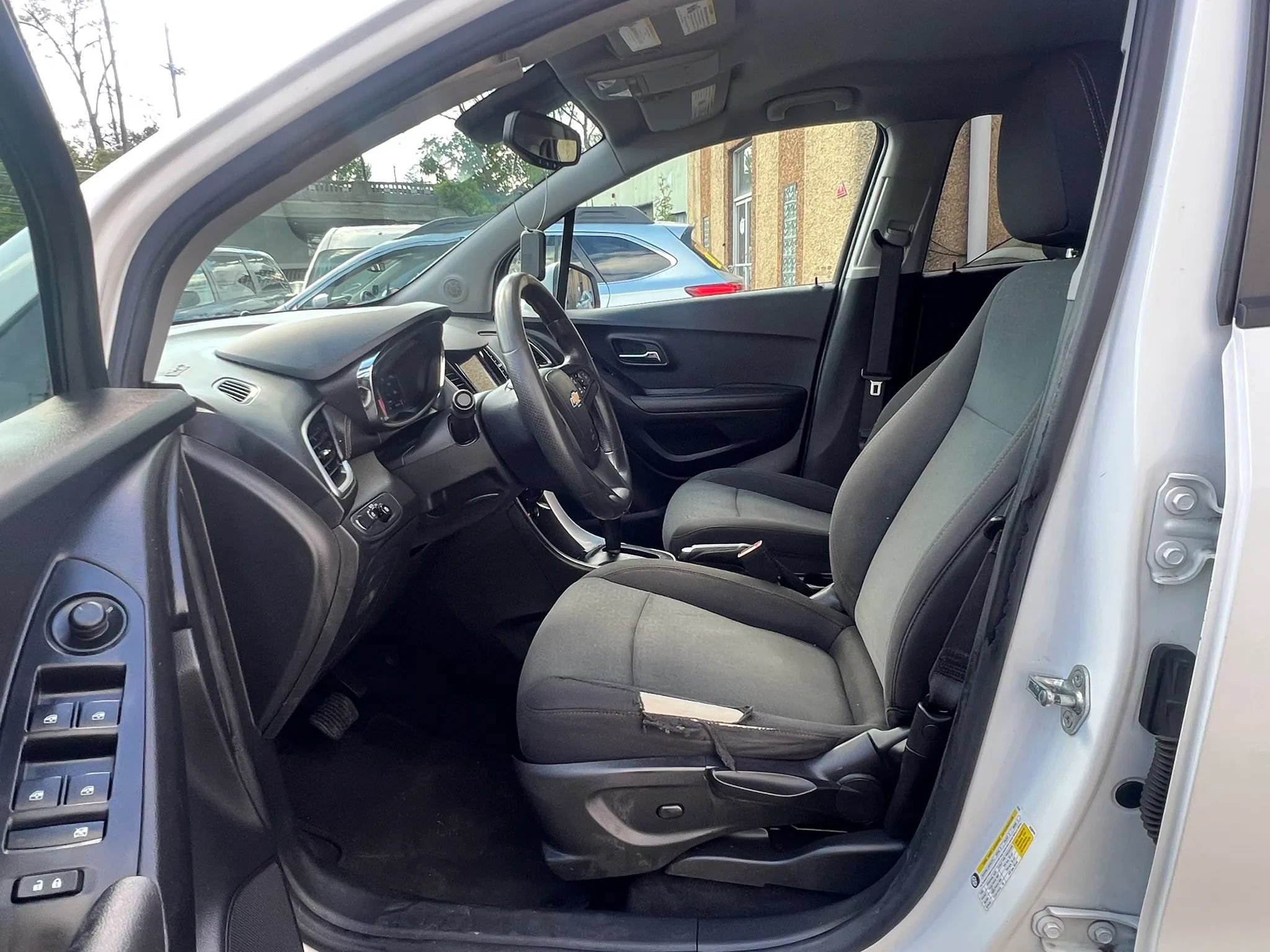 Used 2020 Chevrolet Trax LS w/ Tint and Cruise Package AWD/4WD image 27