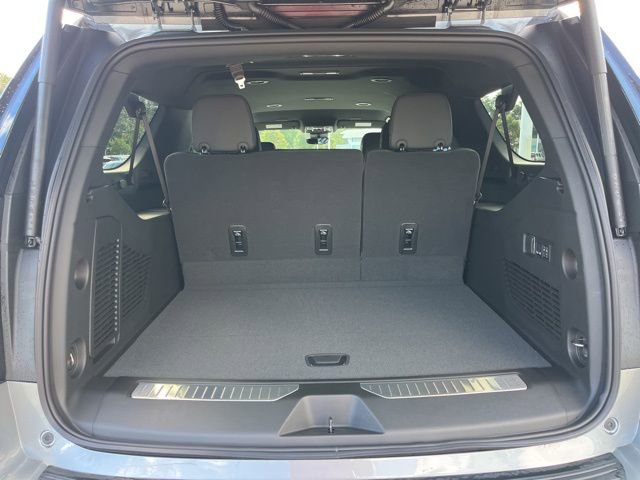 New 2026 Chevrolet Suburban High Country image 8