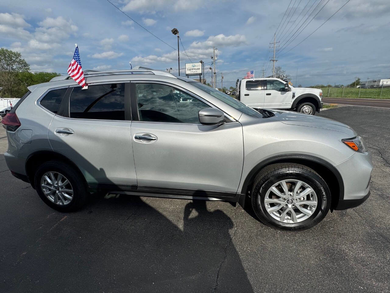 Used 2020 Nissan Rogue SV image 5
