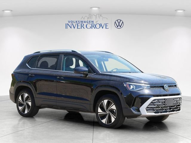 New 2026 Volkswagen Taos SE AWD/4WD image 1