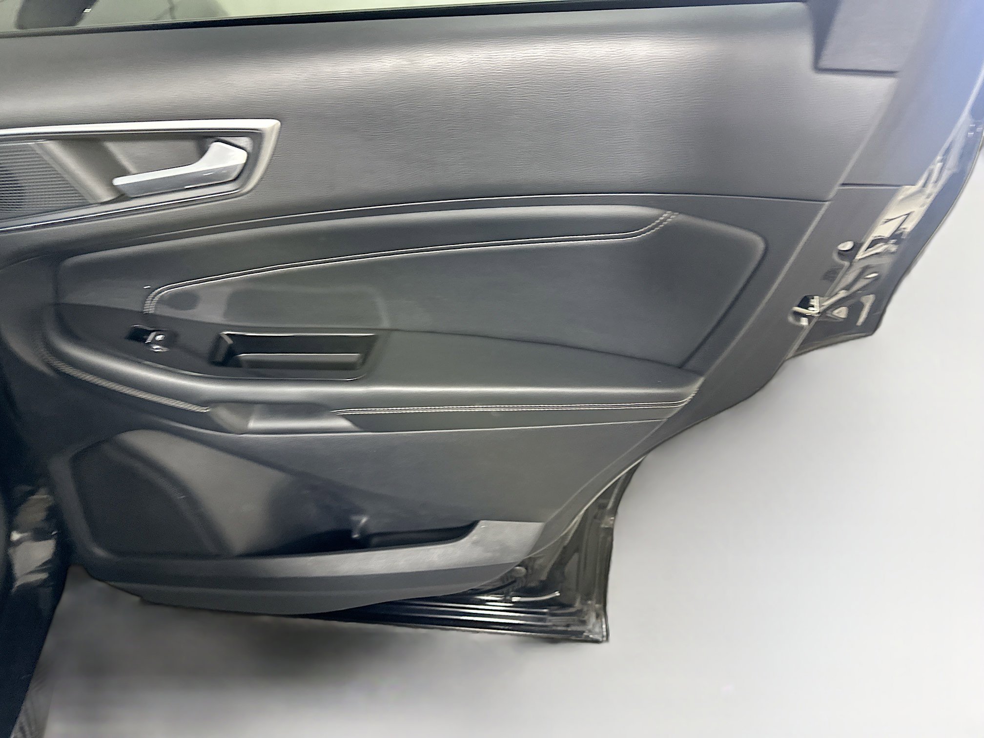 Used 2019 Ford Edge Titanium w/ Equipment Group 301A FWD image 31
