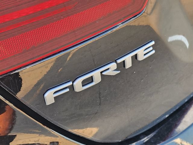 Used 2023 Kia Forte GT-Line w/ GT-Line Premium Package FWD image 9