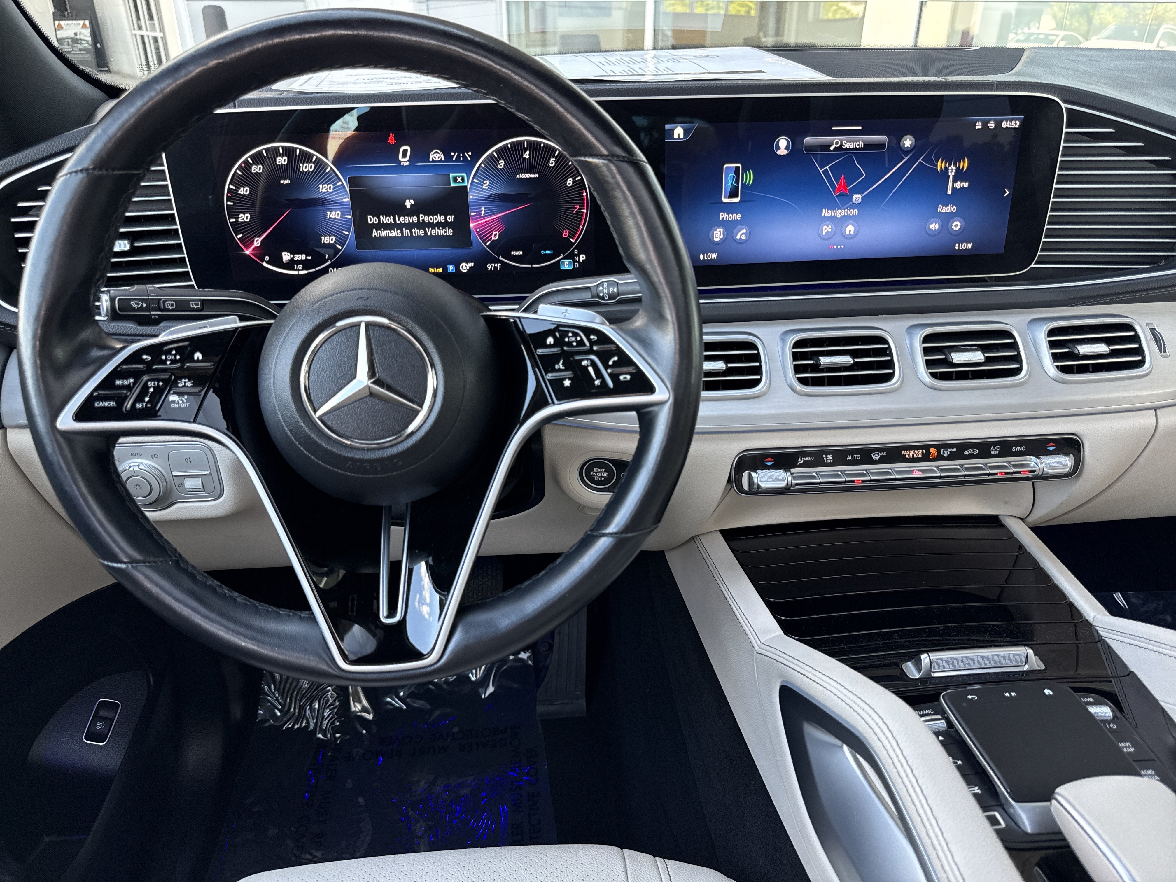 Used 2025 Mercedes-Benz GLS 450 4MATIC image 37