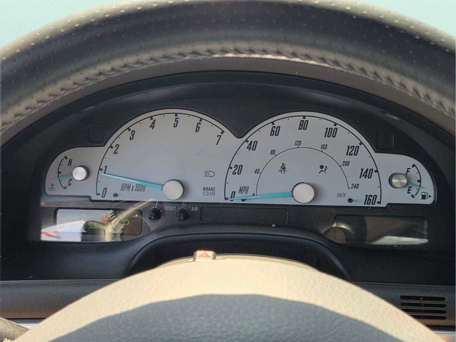 Used 2002 Ford Thunderbird Deluxe image 27
