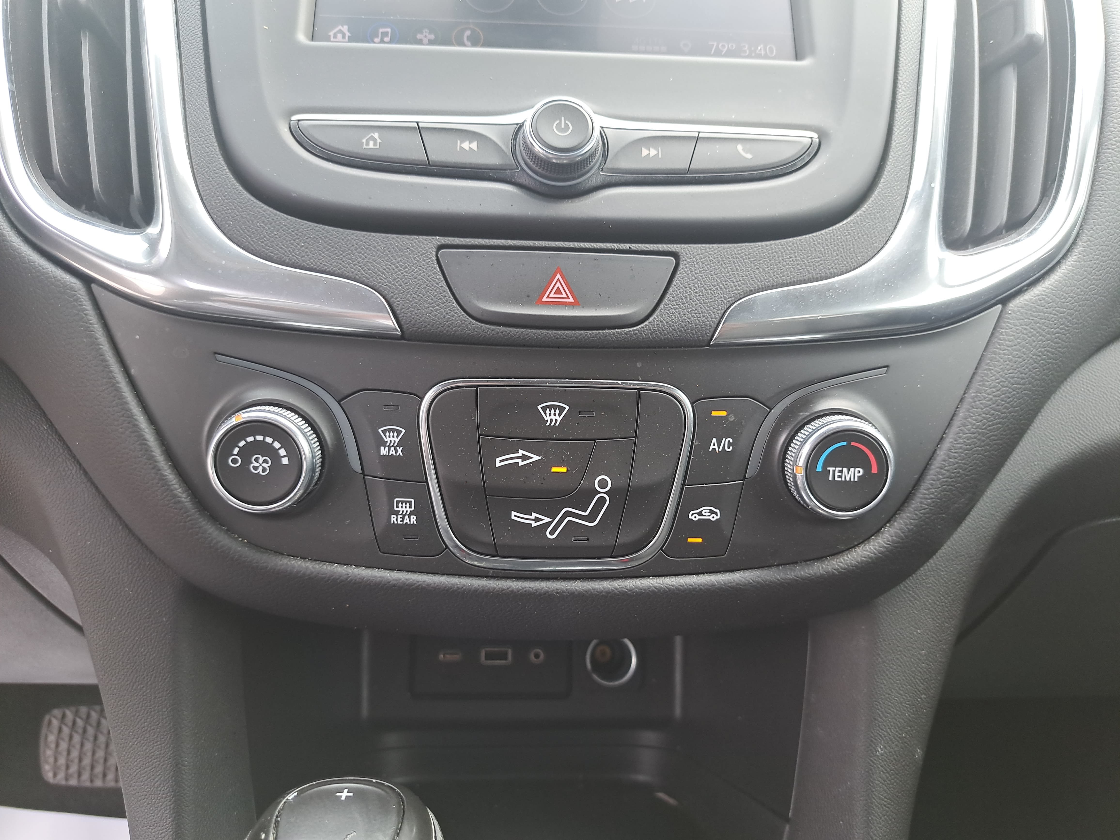 Used 2021 Chevrolet Equinox LT FWD image 21