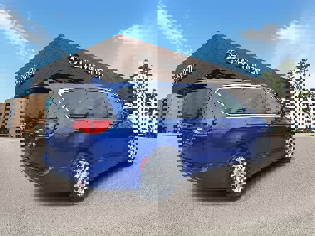 Used 2020 Chrysler Pacifica Touring w/ Tire & Wheel Group image 3