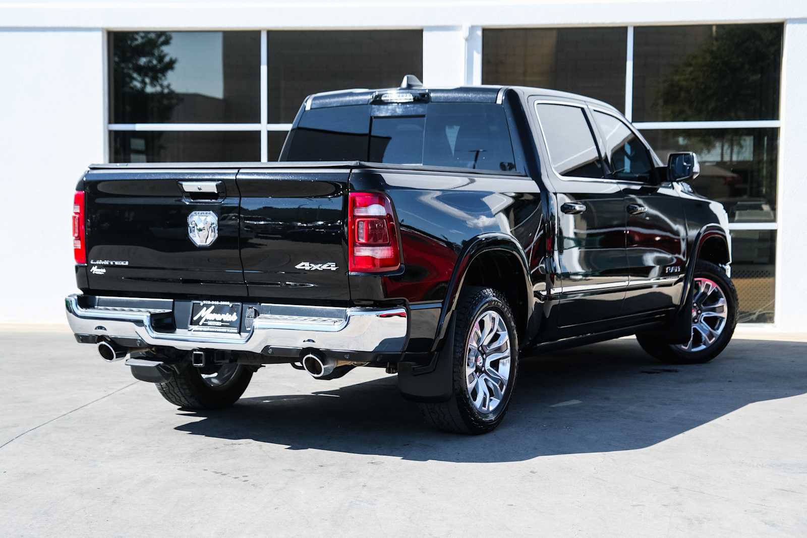 Used 2022 RAM 1500 Limited AWD/4WD image 11
