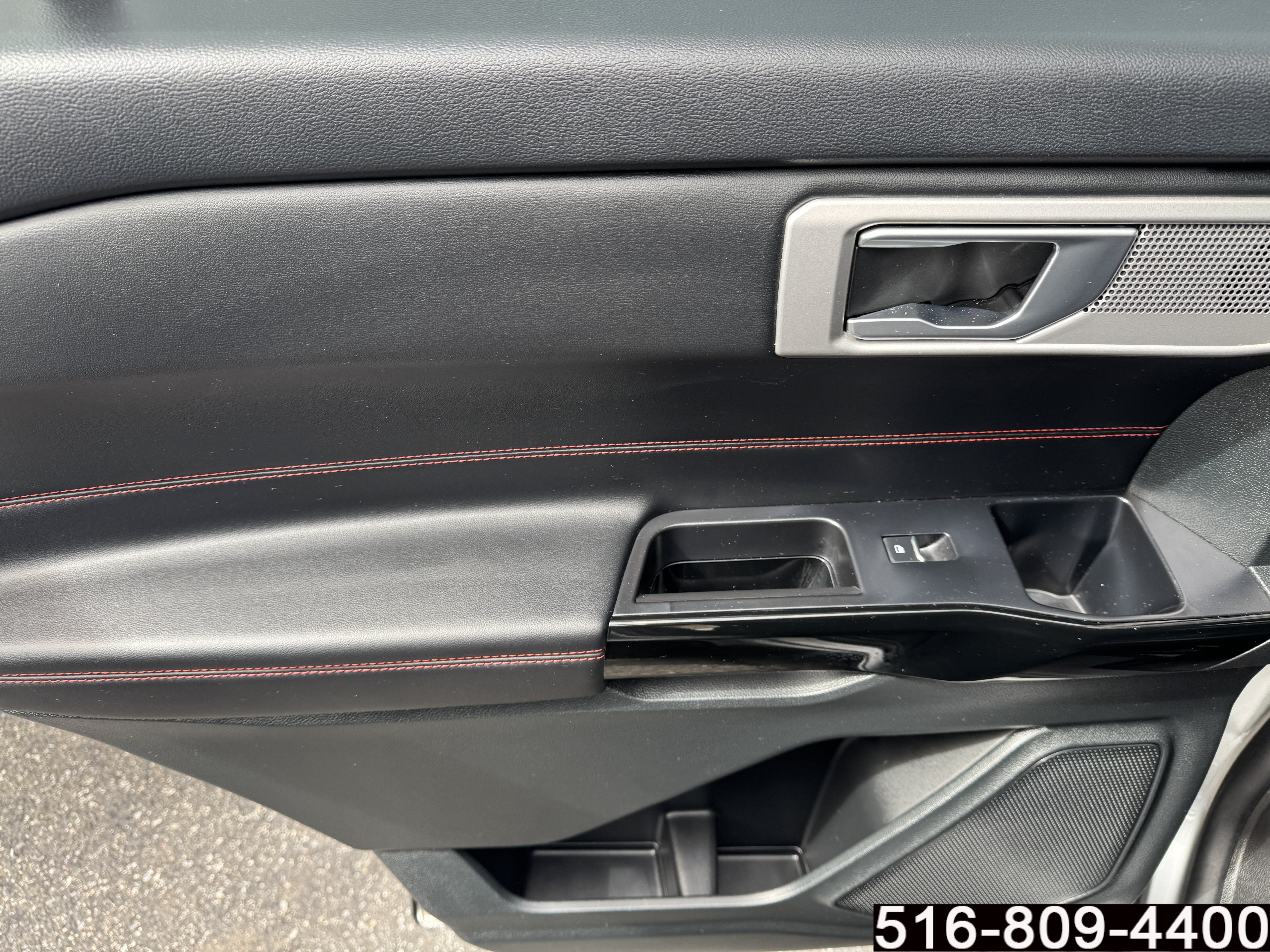 Used 2023 Ford Explorer ST-Line w/ Class IV Trailer Tow Package AWD/4WD image 36
