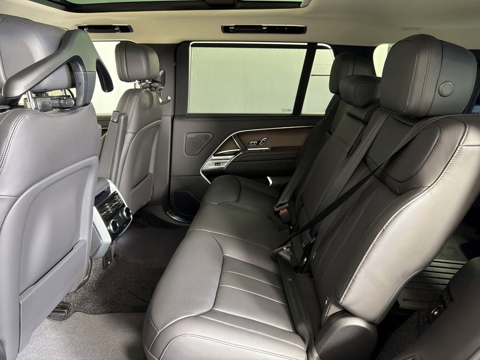 New 2026 Land Rover Range Rover Long Wheelbase SE image 27