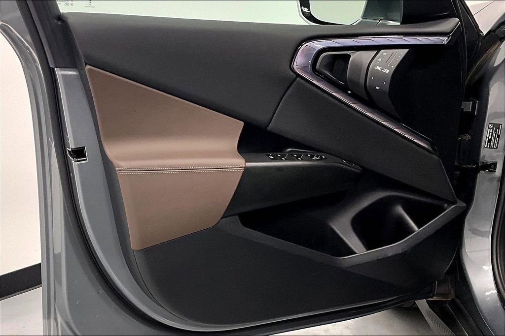 Used 2025 BMW X3 xDrive30i w/ Premium Package image 21