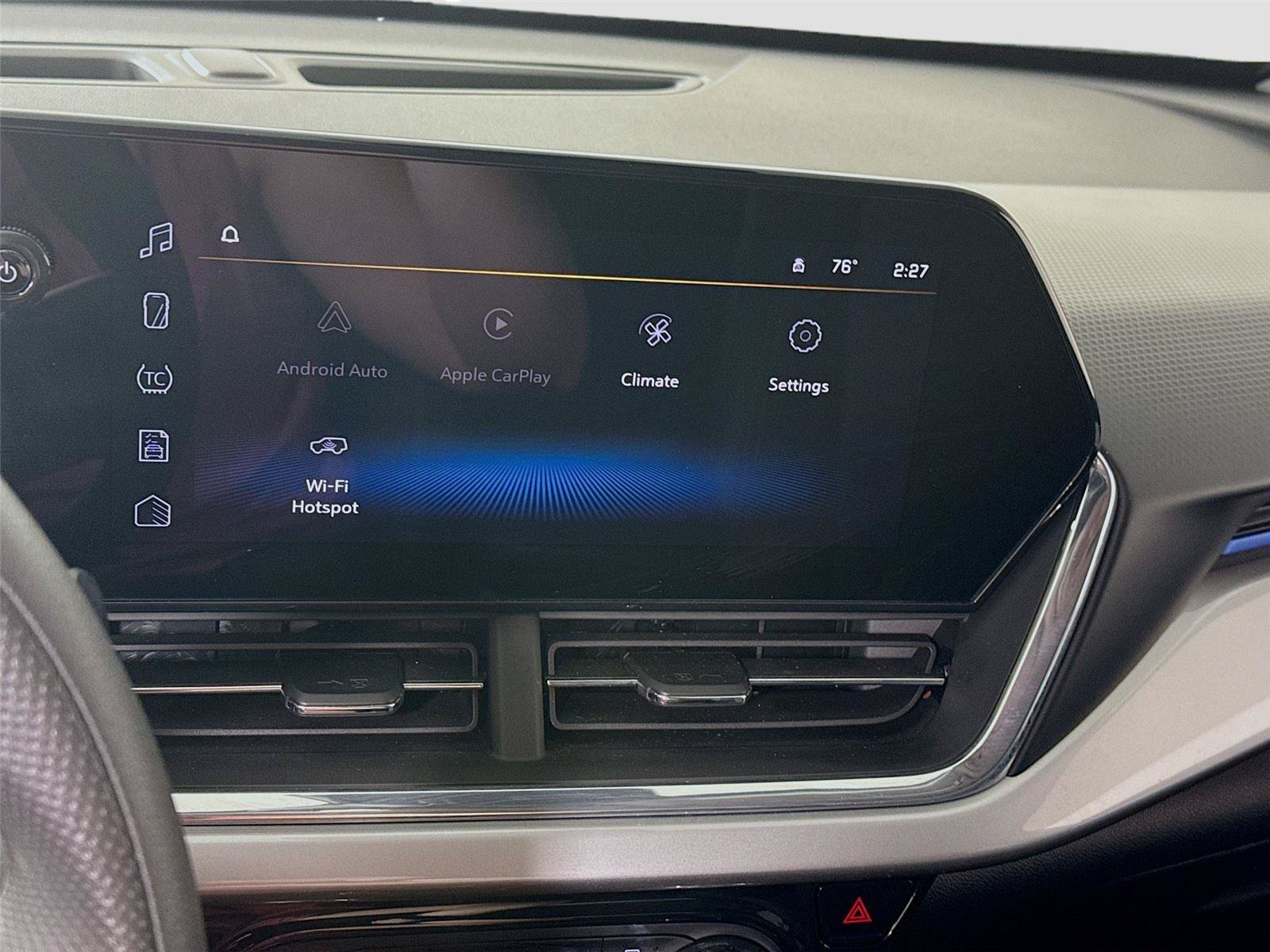 Used 2025 Chevrolet Trax LT FWD image 8