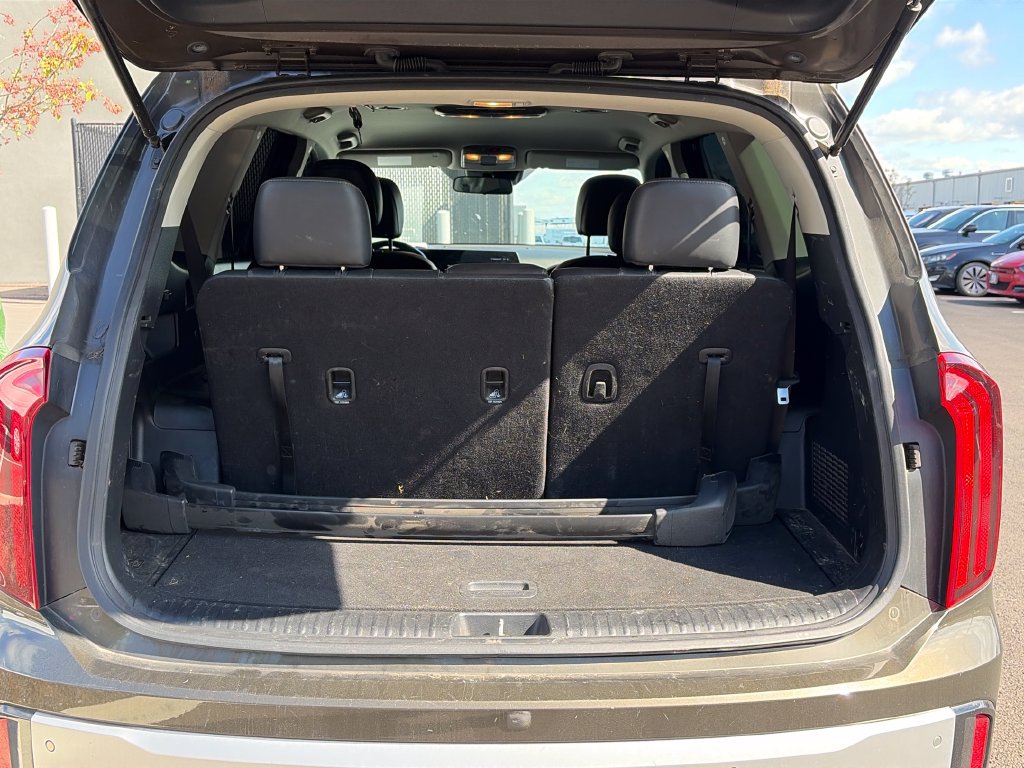 Used 2024 Kia Telluride S FWD image 7