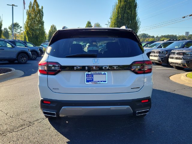 New 2026 Honda Pilot Touring image 4