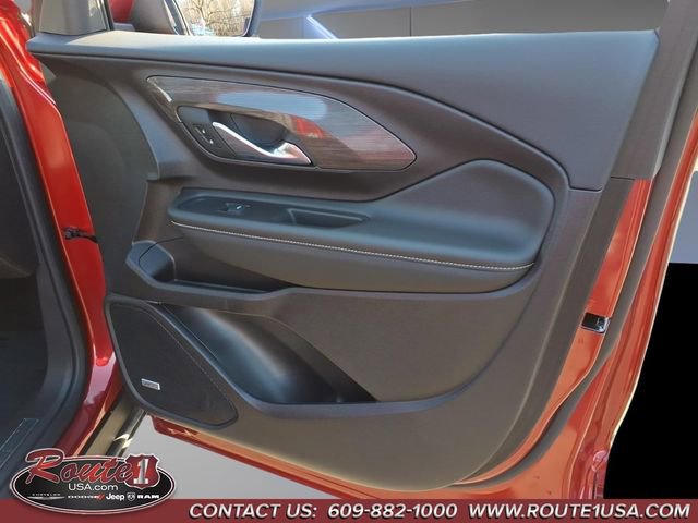 Used 2024 GMC Terrain Denali w/ Denali Premium Package image 10
