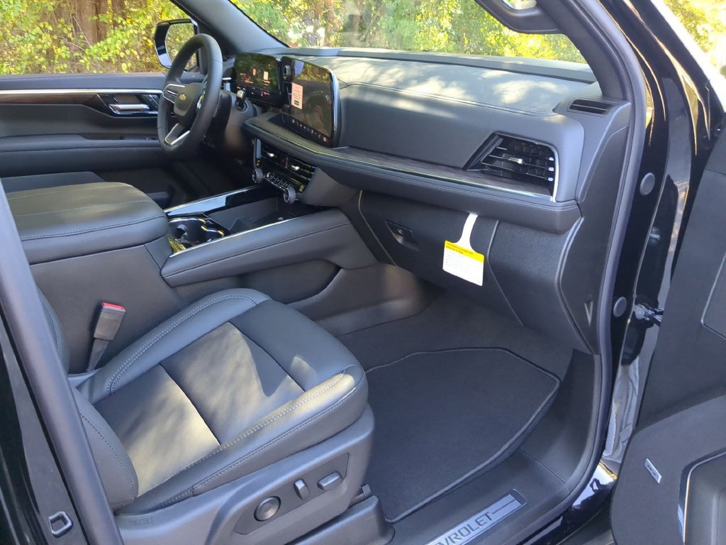 New 2027 Chevrolet Suburban LT w/ Comfort Package AWD/4WD image 40