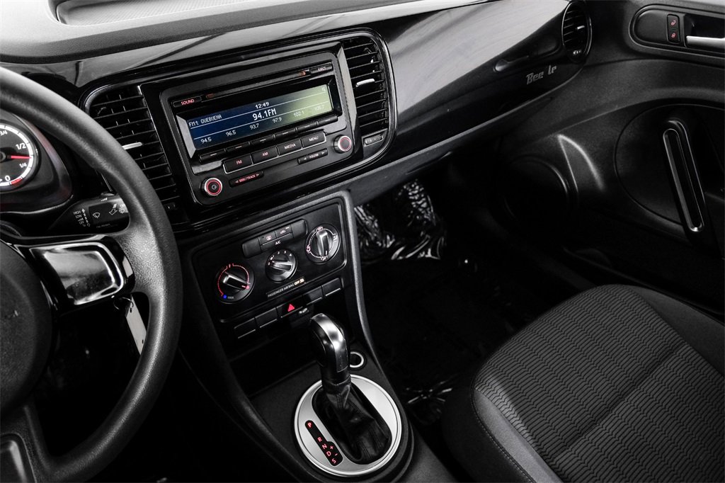 Used 2014 Volkswagen Beetle 1.8T image 15