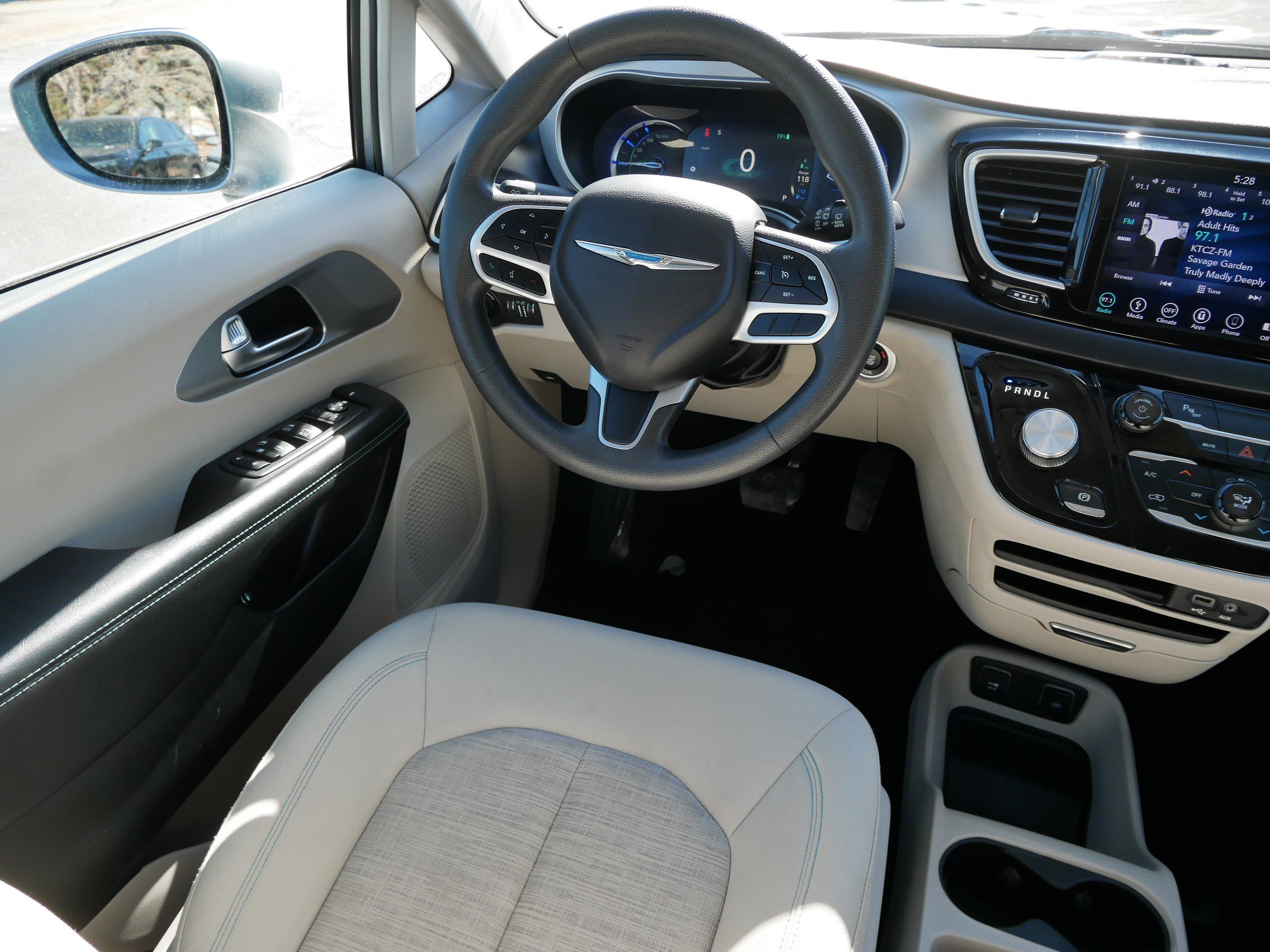 Used 2018 Chrysler Pacifica Touring Plus image 9