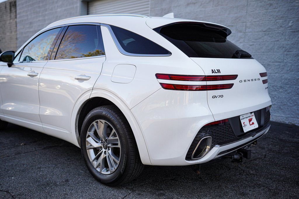 Used 2023 Genesis GV70 2.5T Select image 13