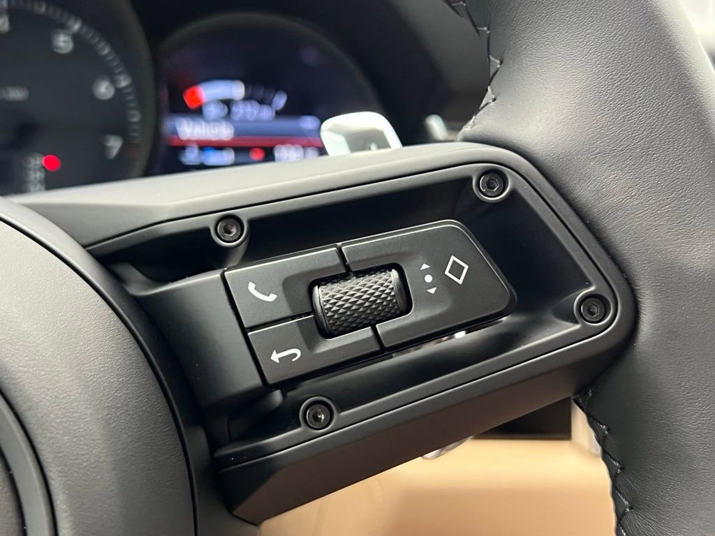 New 2026 Porsche Macan image 8